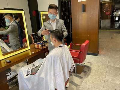 京城理發(fā)業(yè)有序復(fù)工 351家門(mén)店開(kāi)業(yè)，燙染服務(wù)暫不提供